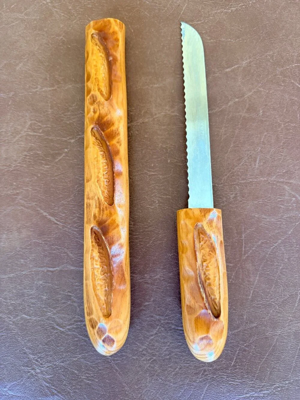Cuzin Vintage Wooden French Serrated Bread Knife